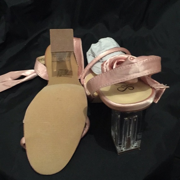 Shoes - Picture 4 of 4